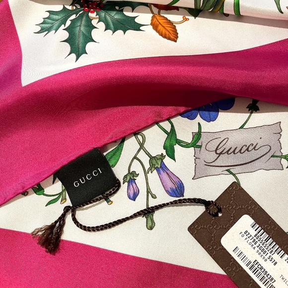 New Gucci Scarf Flora White Pink Border Multicolor Silk Wrap with Gucci Box - Picture 12 of 15